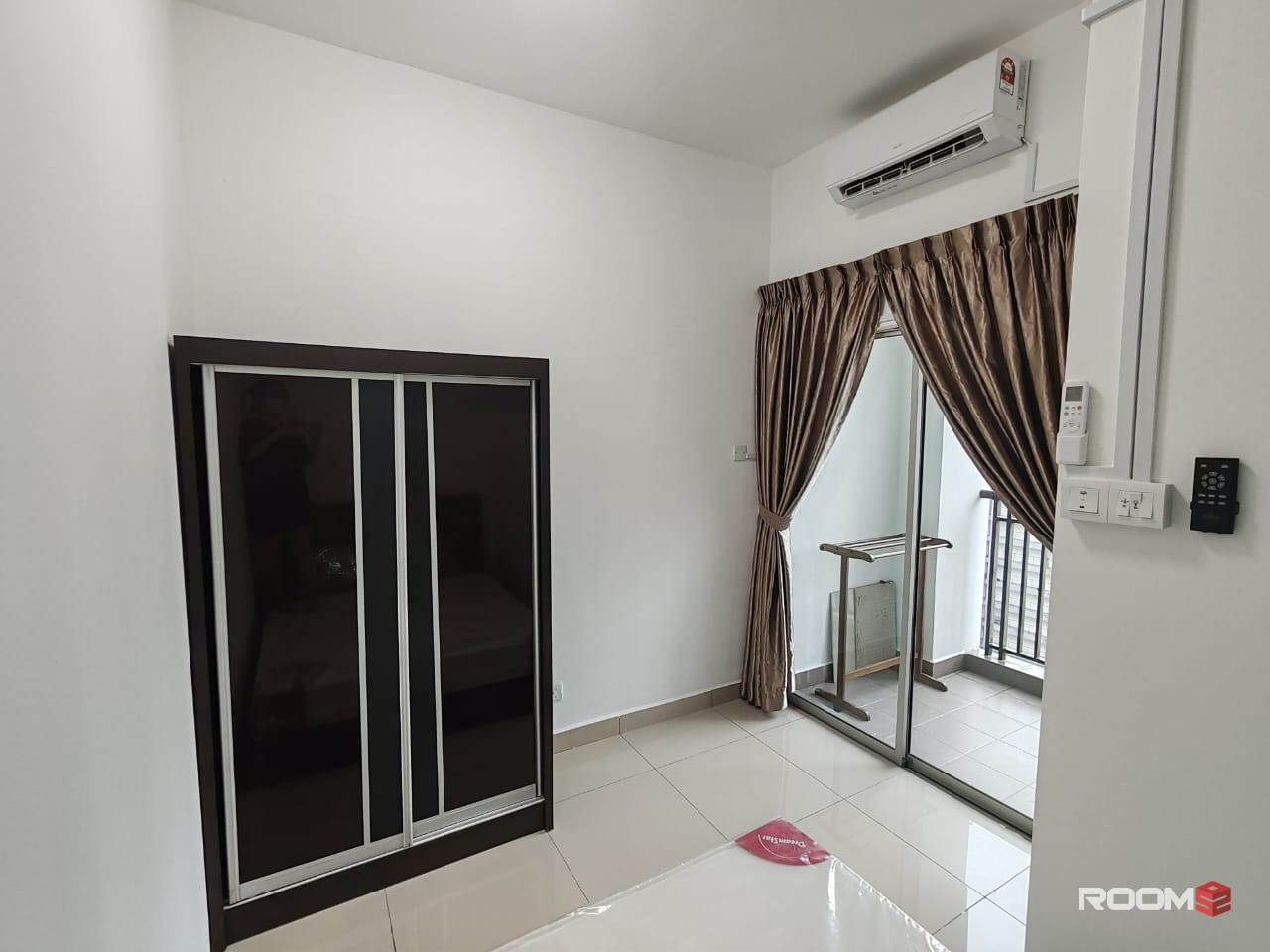 Female Room renting at Suriamas Suites Condominium @ Larkin JB Town