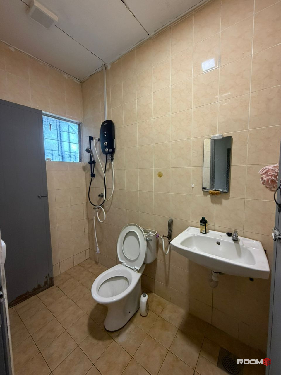 ‼️LOW DEPOSIT‼️SS22 DAMANSARA JAYA FEMALE MIDDLE ROOM FOR RENT🙋‍♀️NEARBY ATRIA SHOPPING GALLERY🎉🎉