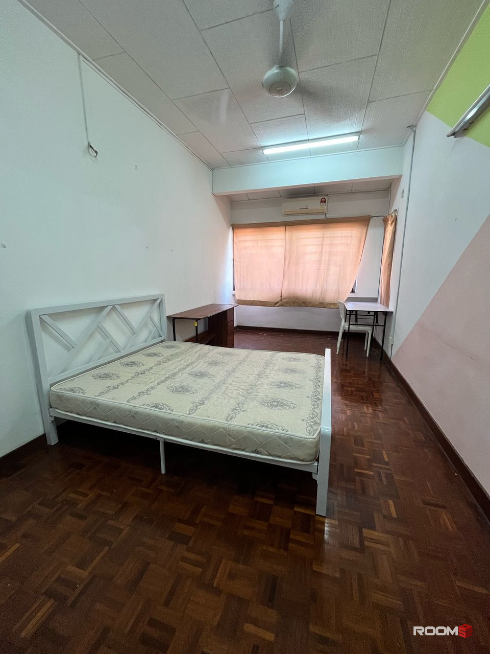 🚩SS2 PETALING JAYA NICE SPACIOUS COUPLE MIDDLE ROOM FOR RENT🏠PARKING EASY, FOOD STALL🎉