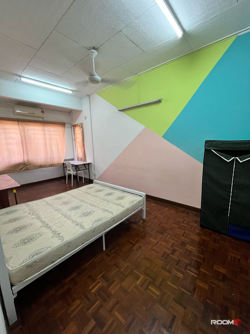 🚩SS2 PETALING JAYA NICE SPACIOUS COUPLE MIDDLE ROOM FOR RENT🏠PARKING EASY, FOOD STALL🎉