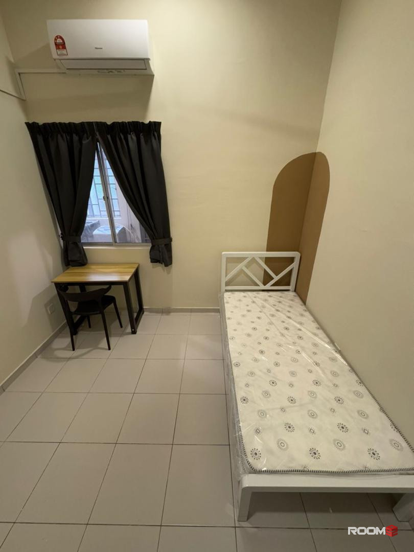 👸FEMALE ONLY👸SETIA ALAM KLANG FEMLAE MIDDLE ROOM FOR RENT✨✨NEARBY SETIA CITY MALL , NIH , KOSSAN , NKVE🚩