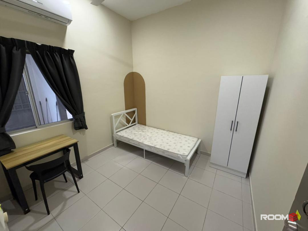👸FEMALE ONLY👸SETIA ALAM KLANG FEMLAE MIDDLE ROOM FOR RENT✨✨NEARBY SETIA CITY MALL , NIH , KOSSAN , NKVE🚩