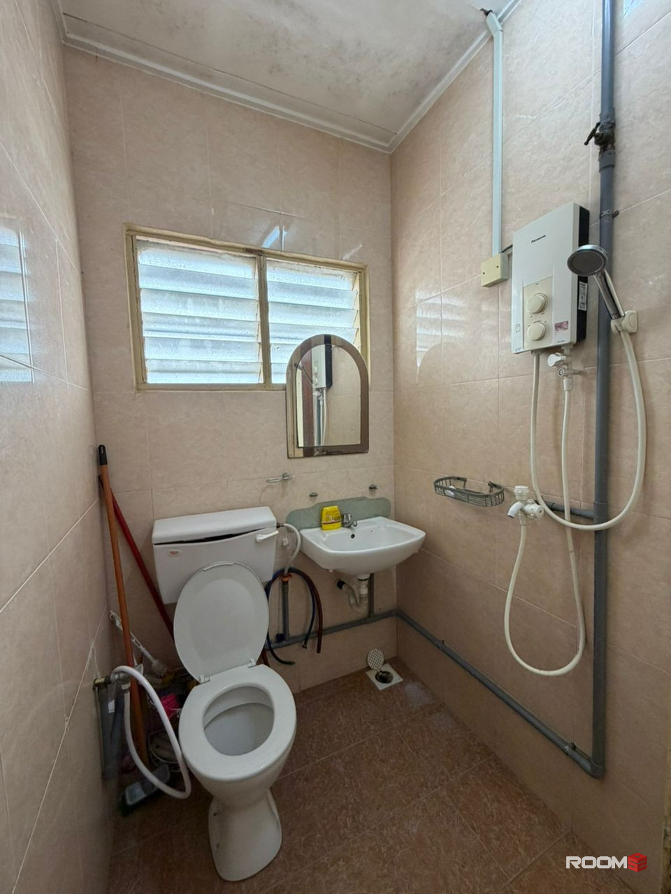 ‼️LOW DEPOSIT‼️SS22 Damansara Jaya Aircond Middle Room For Rent🏡Nearby Atria Shopping Gallery🔥