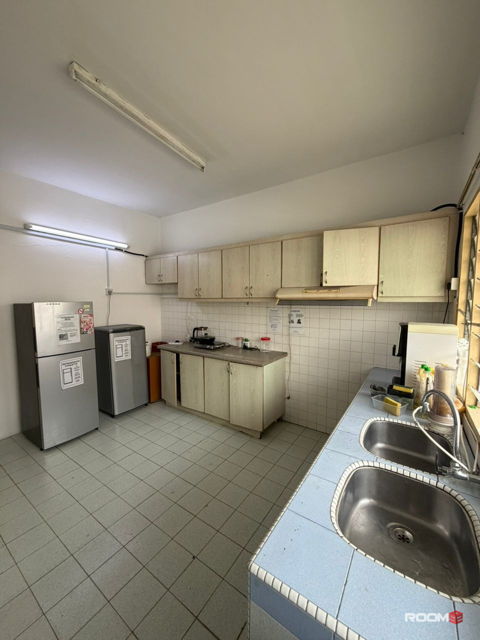 ‼️LOW DEPOSIT‼️SS22 Damansara Jaya Aircond Middle Room For Rent🏡Nearby Atria Shopping Gallery🔥