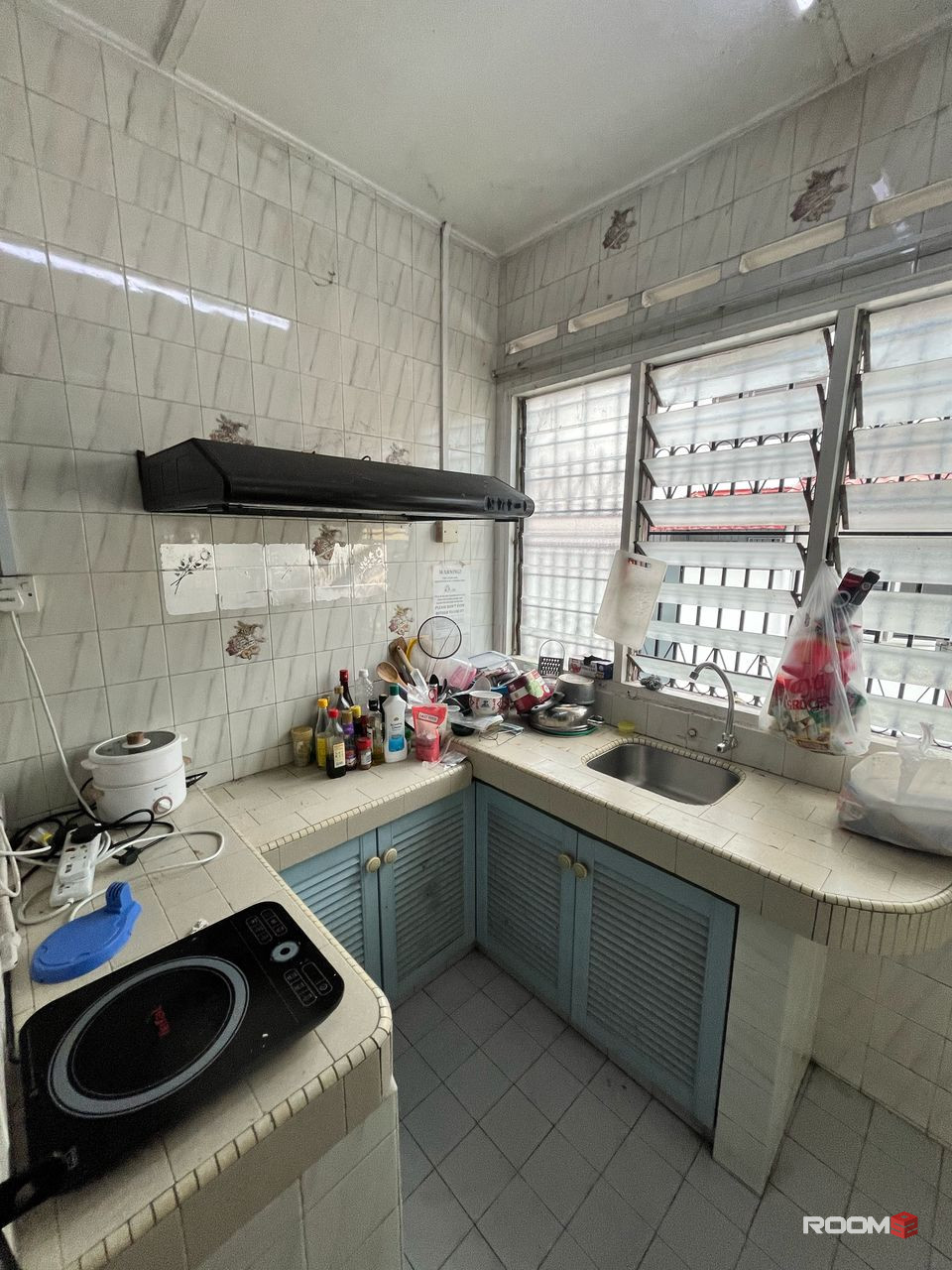 🔥LOW DEPOSIT🔥🚩SS21 DAMANSARA UPTOWN SPACIOUS QUEENBED MIDDLE ROOM FO RENT🏠WALKING  TO UPTOWN , THE STARLING MALL✨