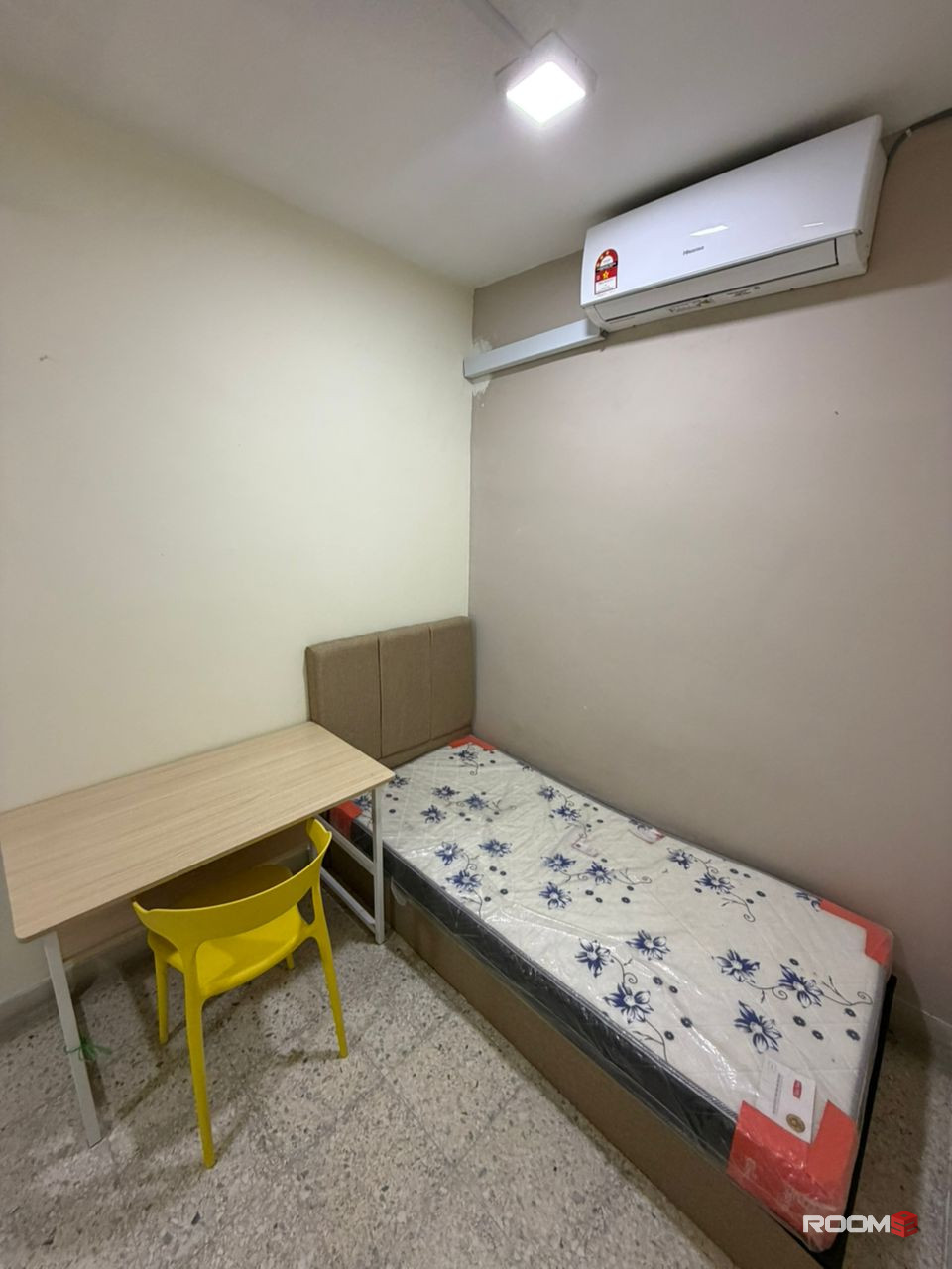 🙋‍♀️FEMALE ONLY🙋‍♀️SS22 DAMANSARA JAYA MIDDLE ROOM FOR RENT🏠NEARBY ATRIA SHOPPING GALLERY🚩