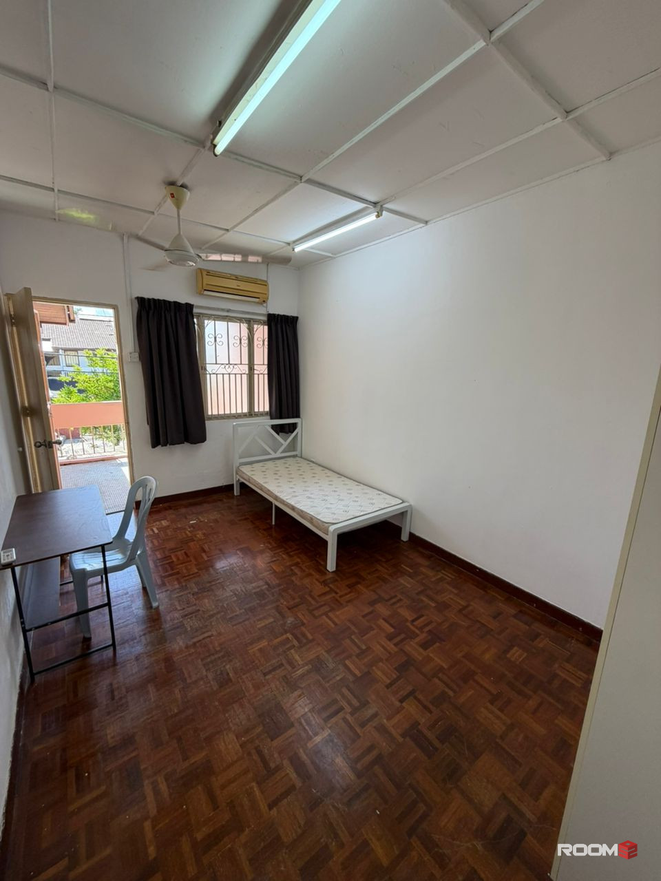 🔥Low Deposit🔥SS2 PETALING JAYA SPACIOUS MIDDLE ROOM WITH BALCONY FOR RENT🏠NEARBY FOOD STALL 🤩FULLY FURNITURE🎉