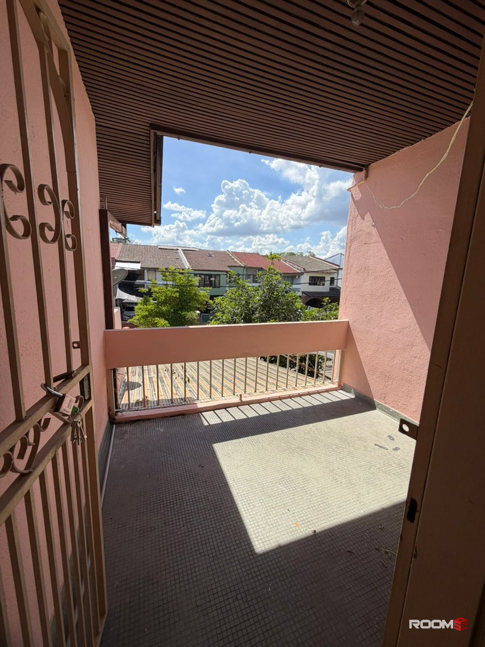🔥Low Deposit🔥SS2 PETALING JAYA SPACIOUS MIDDLE ROOM WITH BALCONY FOR RENT🏠NEARBY FOOD STALL 🤩FULLY FURNITURE🎉