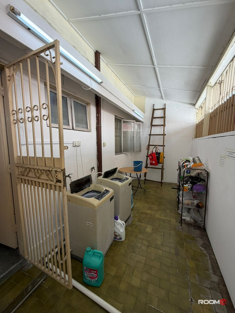 🔥Low Deposit🔥SS2 PETALING JAYA SPACIOUS MIDDLE ROOM WITH BALCONY FOR RENT🏠NEARBY FOOD STALL 🤩FULLY FURNITURE🎉