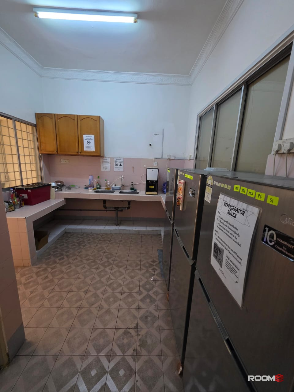 ✨LOW DEPOSIT✨SS23 TAMAN SEA PETALING JAYA MIDDLE ROOM FOR RENT🏠