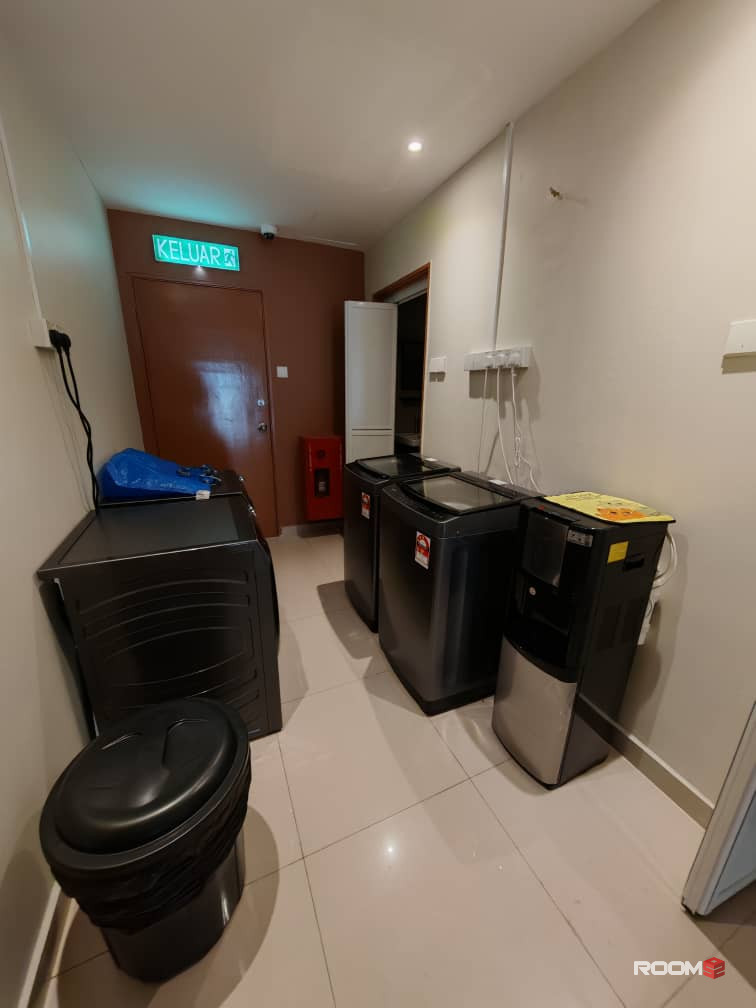 🔥1 month Deposit 🚆5 Min Walk to Monorail & MRT Bukit Bintang 🛍️5min walk to Sungei Wang, Times Square 🏢Single Room