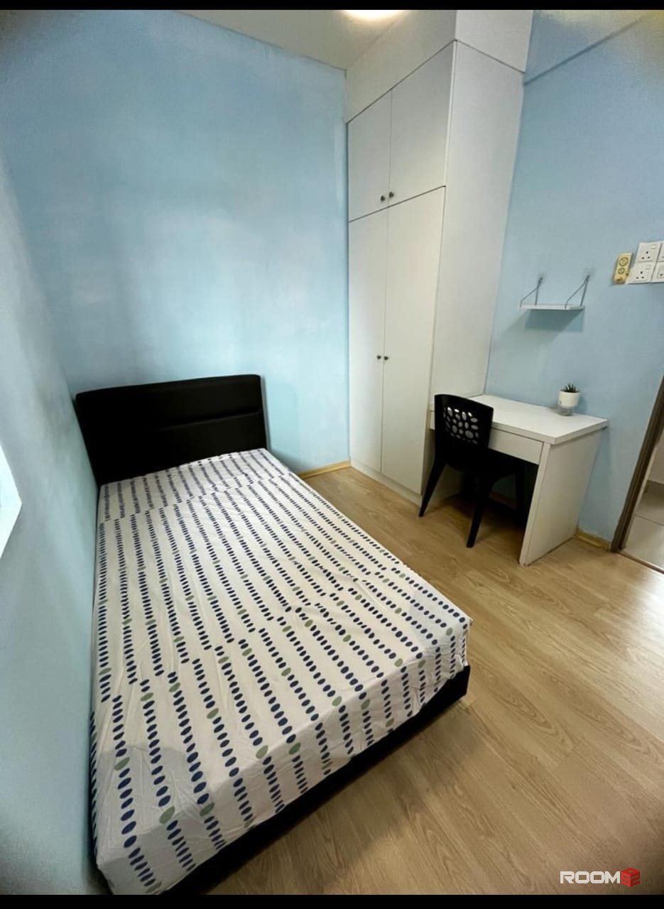 Female room for rent at Larkin Height @ Larkin Idaman
