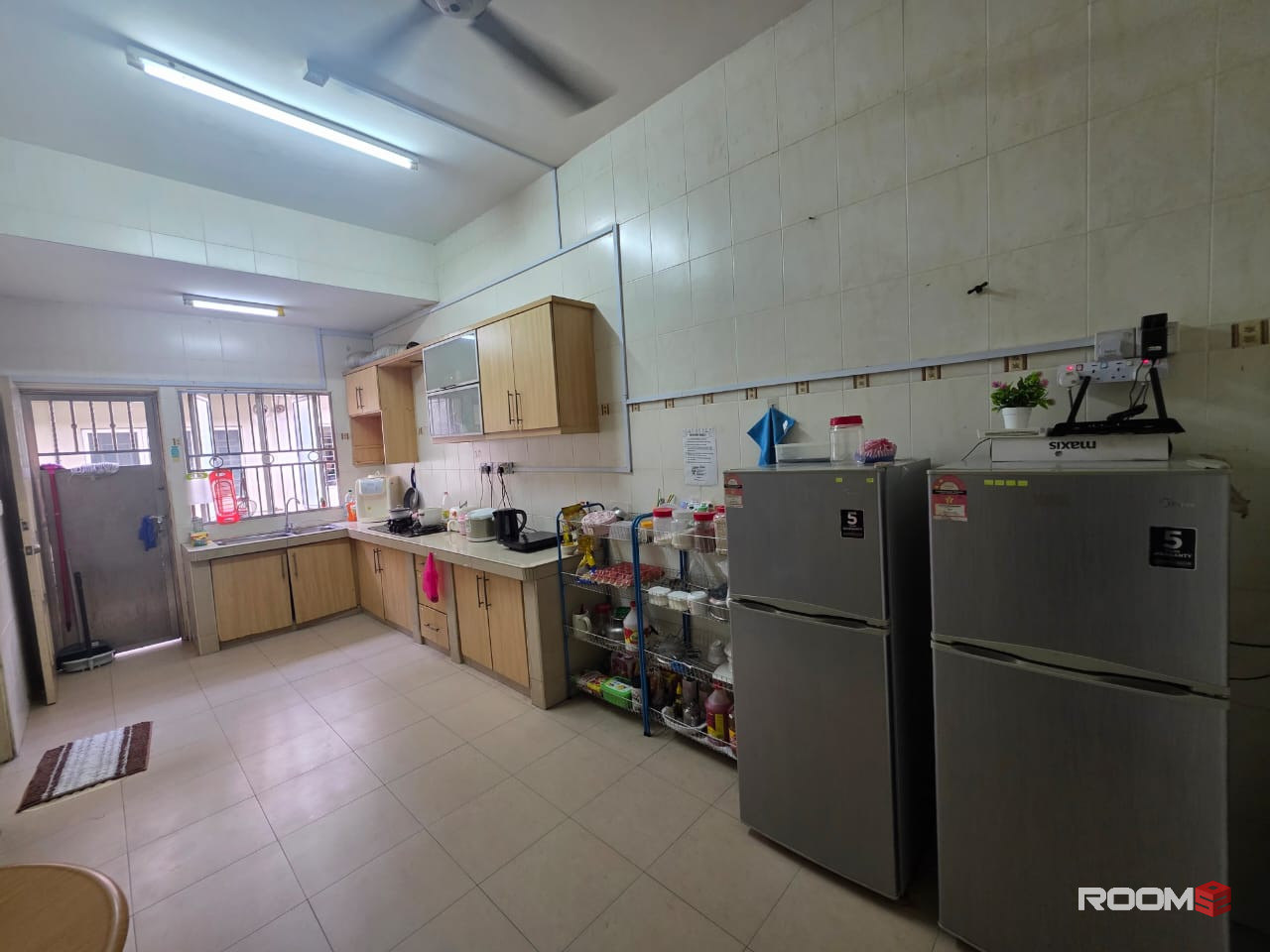 🚆 Walk to LRT, Restaurants, Banks & Amenities | Bandar Puteri Room Rent