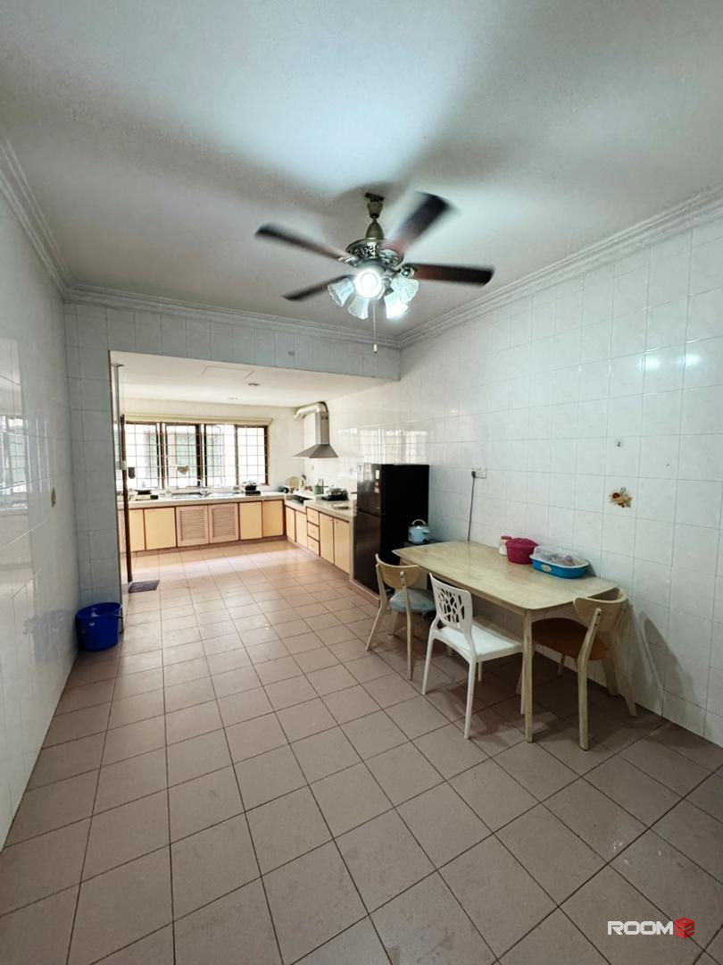 🏡✨ 0 Deposit @ Bandar Utama 🛏️ Single Room 🚗 5 min drive to 1 Utama, IKEA, IPC & Centrepoint