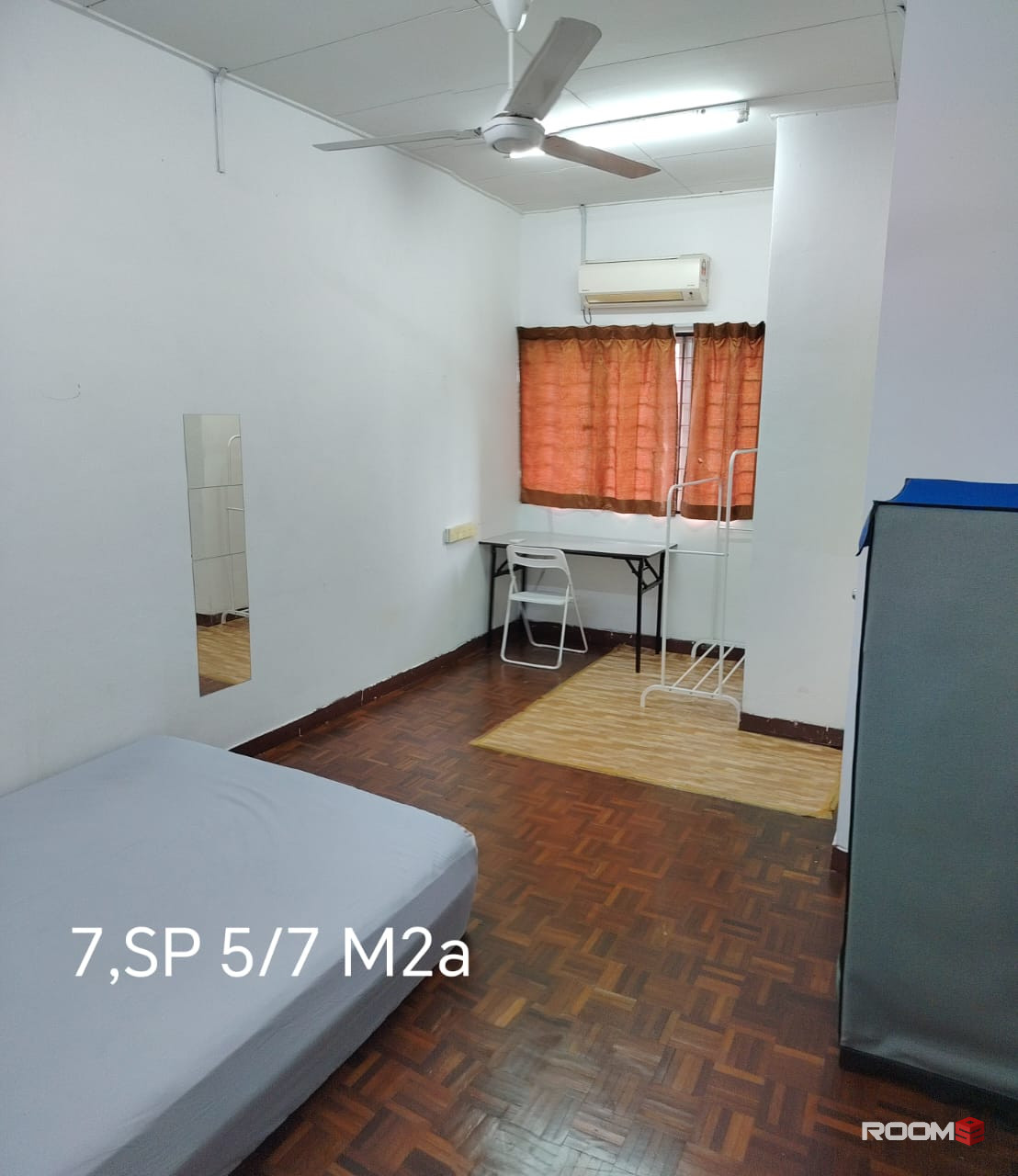 Middle Room @ Seri Utama, Kota Damansara, Petaling Jaya, Selangor