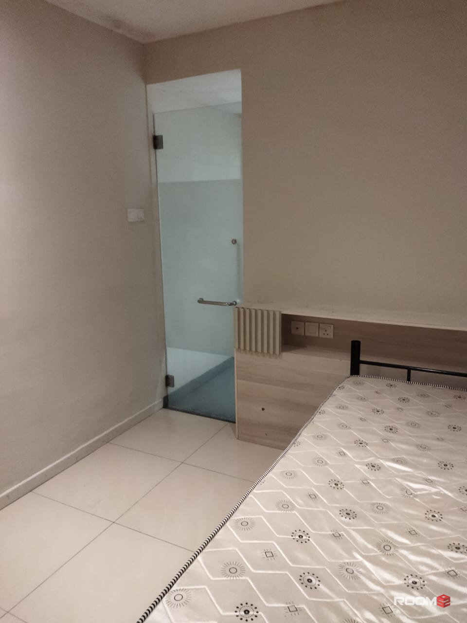 COMFY MIDDLE ROOM🛏️only 🚶‍♂️to Chow Kit MRT Station with Zero Deposit‼️