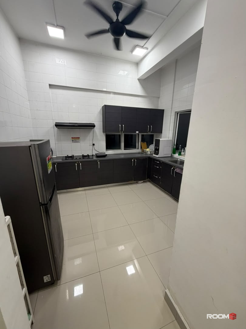 SEGI Uni MRT Kota Damansara 2 mins walk Twin Bedroom Fully Furnish