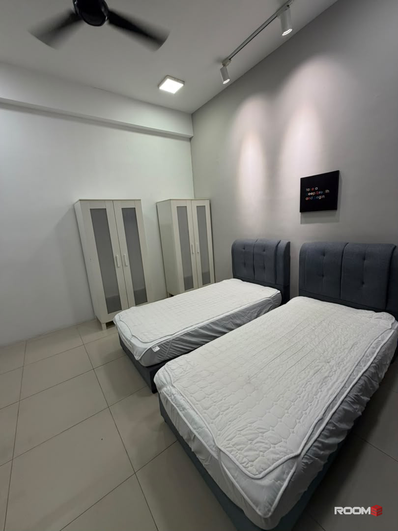 SEGI Uni MRT Kota Damansara 2 mins walk Twin Bedroom Fully Furnish