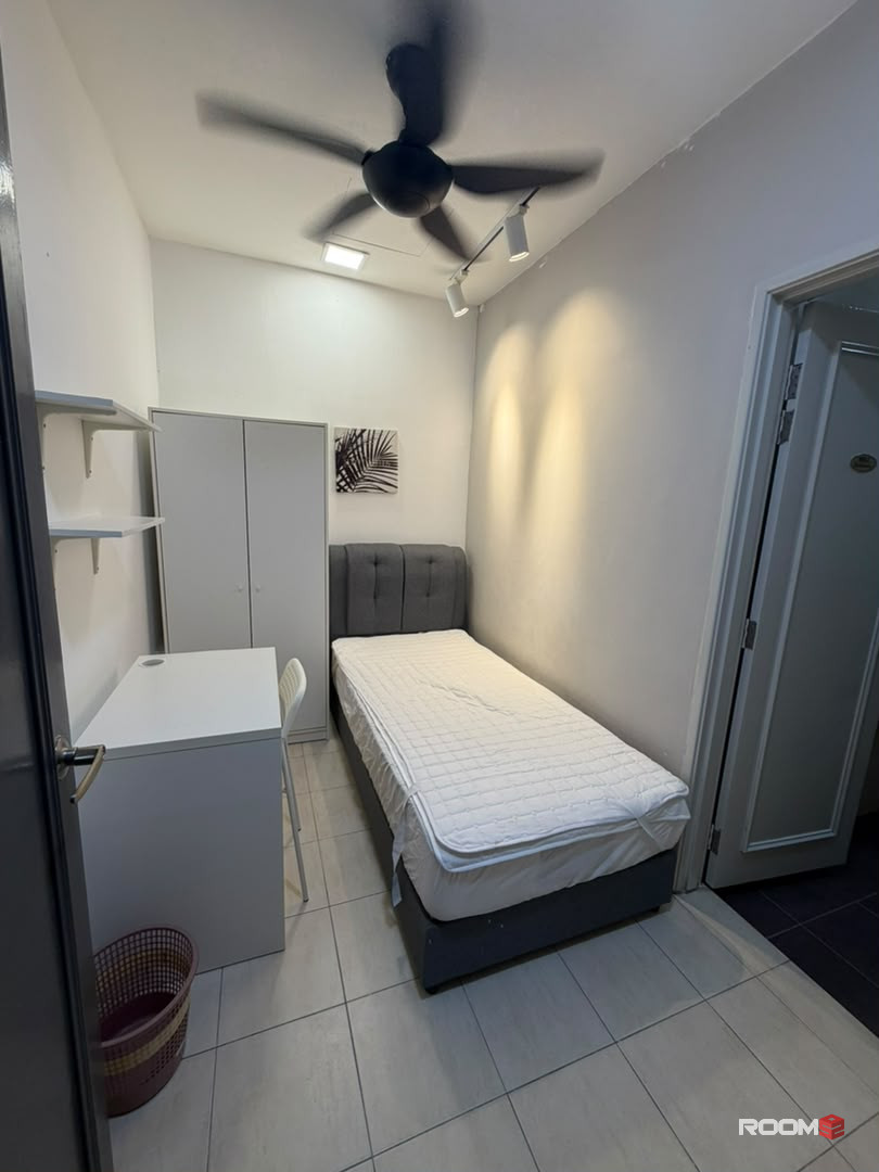 SEGI Uni MRT Kota Damansara 2 mins walk Twin Bedroom Fully Furnish