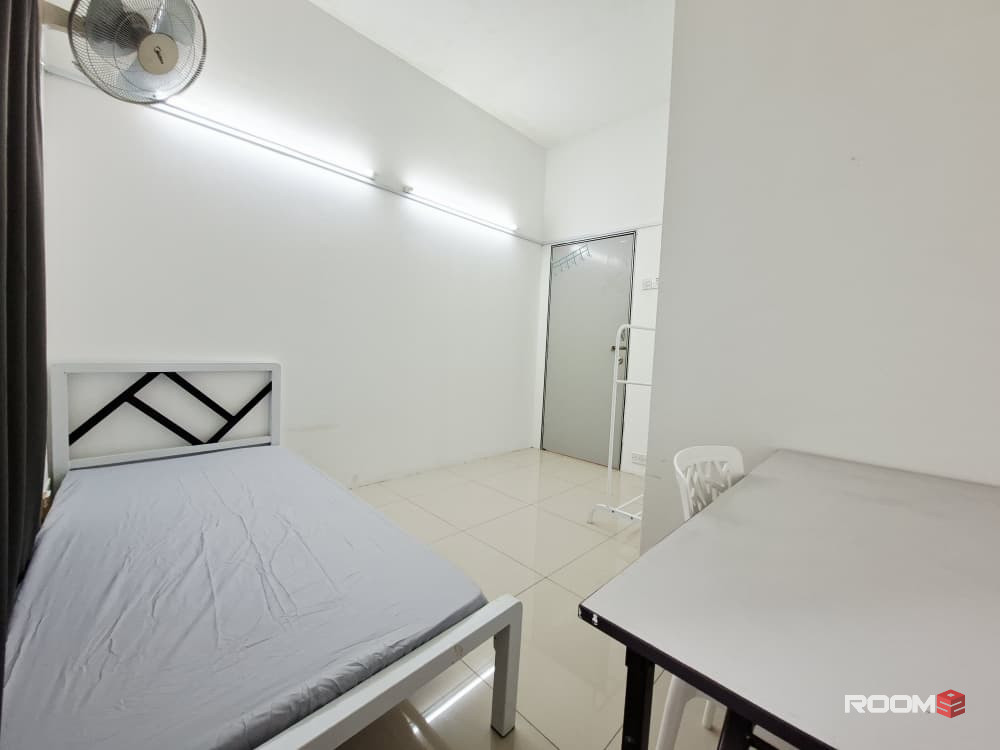 Easy Move-in 🗝️Single Room in Setia Alam with Low Deposit✨✨