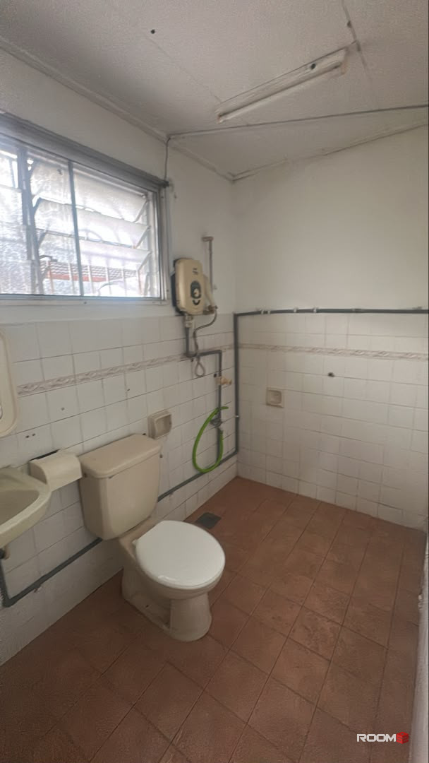 5 mins🚶to Sunway Lagoon BRT Station ✨Middle Room Rental in PJS 9, Bandar Sunway