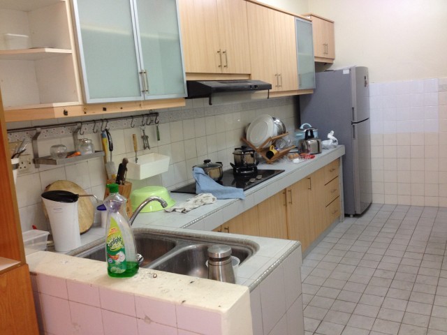 URGENT!!! Comfort Room at Putra Height For Rent with Free Internet