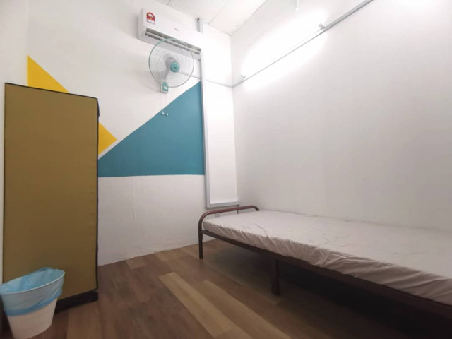 New! Limited Medium Room to Rent at Jalan Bayan, Bandar Puchong Jaya!