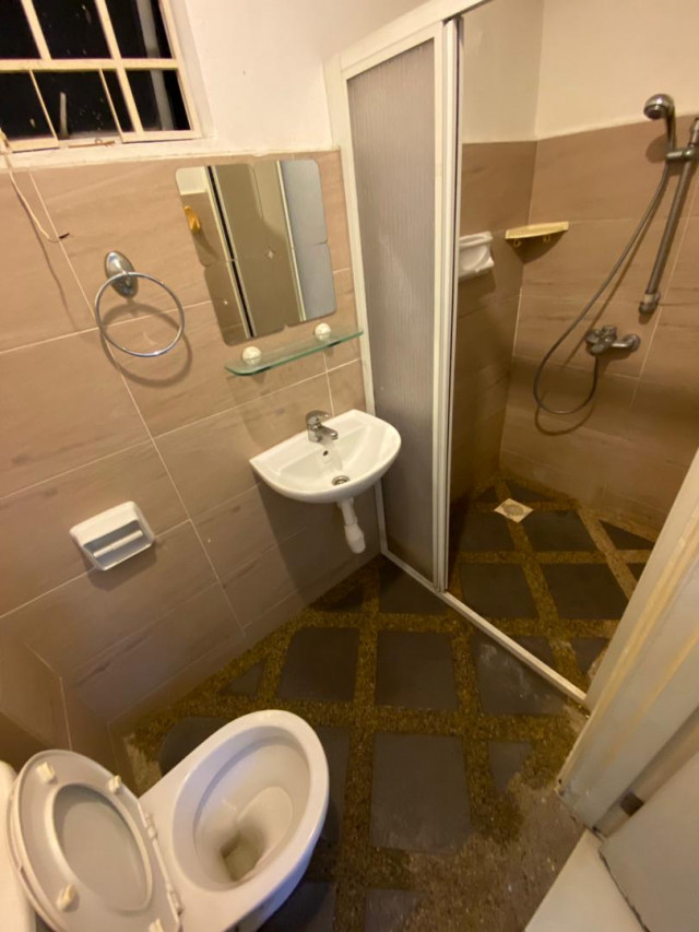 Cheap Room in Bdr Utama near MRT!