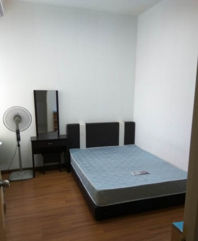 Nice! Medium Room to Rent at Bandar Puchong Jaya. Weekly Cleaning and Maintenance Provided!