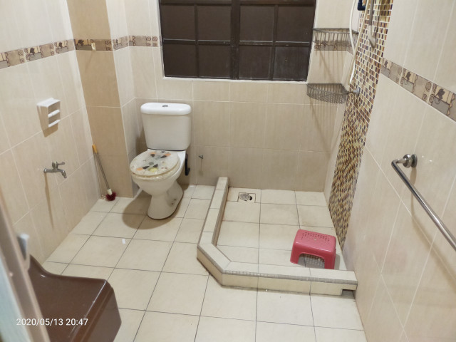 Nice! Medium Room to Rent at Bandar Puchong Jaya. Weekly Cleaning and Maintenance Provided!