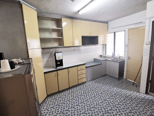 Medium Room for Rent in Ss21 Damansara Utama !