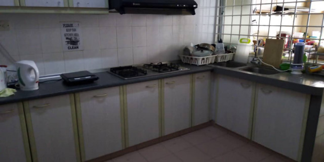 Taman Seputeh, Kuala Lumpur Available Room For Rent with WI-FI