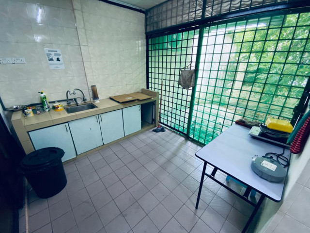 Limited Rooms near Bandar Utama MRT Station