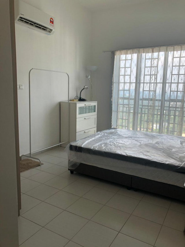 Hot Area! Medium Room to Rent at Bandar Bukit Puchong.