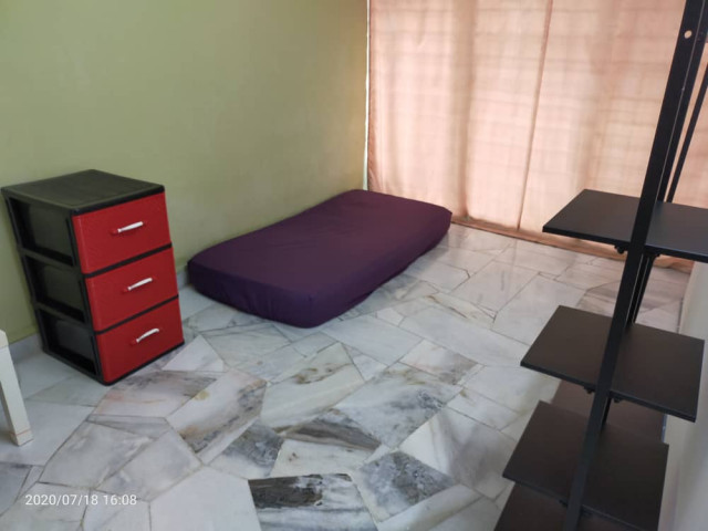 Medium Room to Rent is now Available at Bandar Puteri, Puchong. With Highly Speed WiFi!