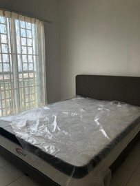 Medium Room to Let at Bandar Bukit Puchong. Weekly Cleaning and Maintenance Provided!