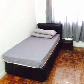 Medium Room to Rent at Bandar Puteri, Puchong. Double Storey-House with WiFi Provided!