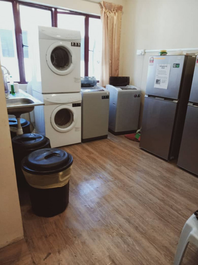 Great! Limited Medium Room is Now Ready to Move in at Jalan Bayan, Bandar Puchong Jaya. Free Highly Speed WiFi!