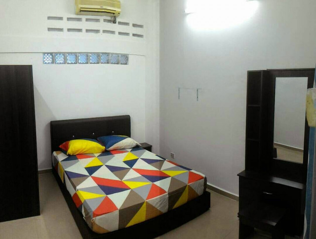 Limited Medium Room to Rent at Jalan Tempua, Bandar Puchong Jaya. Free WiFi Provided. Hot Area!