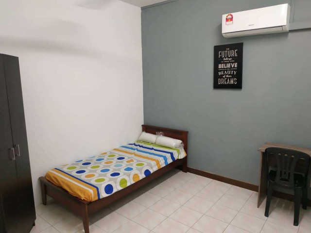 (FREE UTILITY ROOM RENT) BANDAR KINRARA 5, PUCHONG