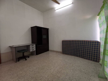 Newly furbished unit in Damansara Jaya!!