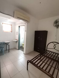 MEDIUM ROOM WITH PRIVATE TOILET IN SS15 FOR RENT!!