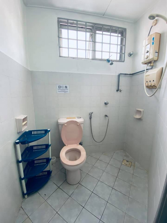 Room Rent!! Located at Bandar Utama, PJ with Fully Furnished