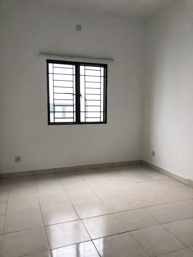 Medium Room with Private toilet !