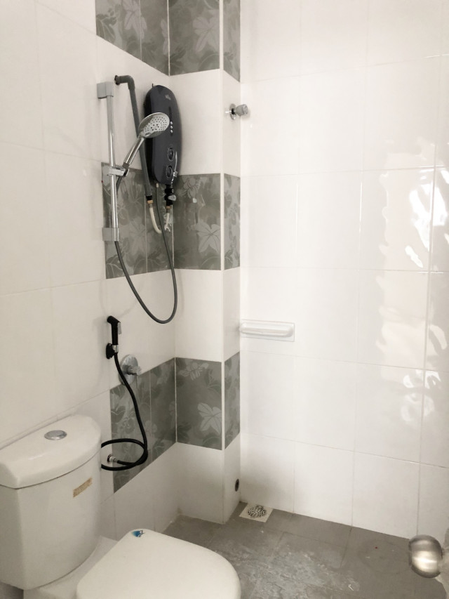 Medium Room with Private toilet !
