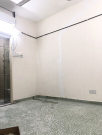 Medium Room with Private Toilet !