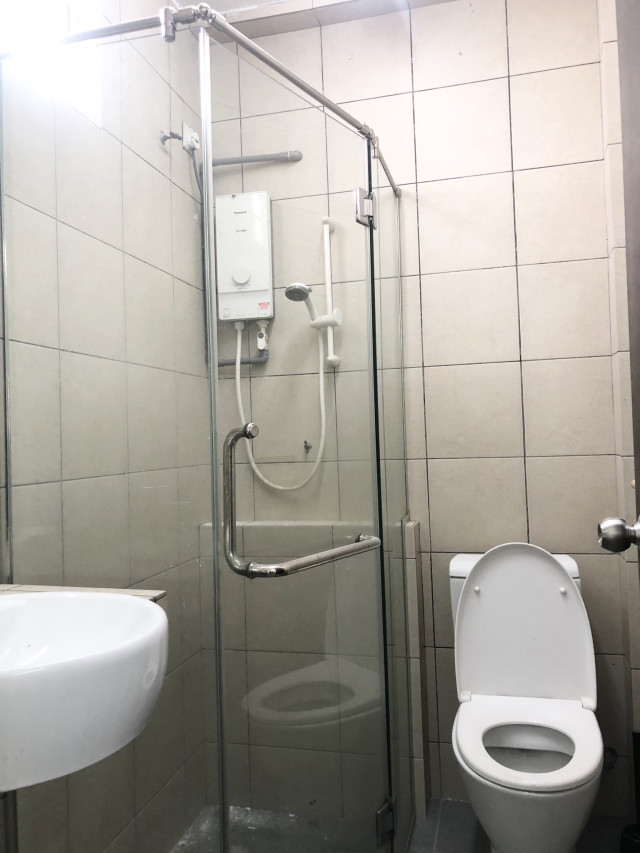 Room Near Asia Jaya LRT !