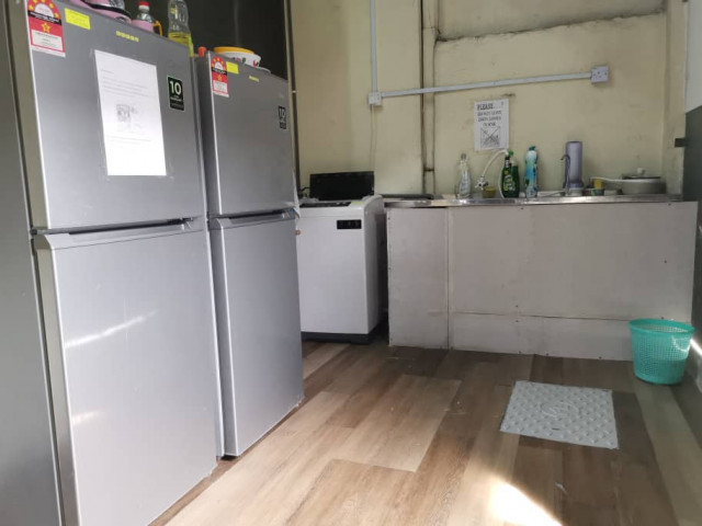 Newly furbished unit in Damansara Jaya!!