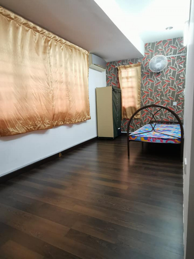 Newly furbished unit in Damansara Jaya!!