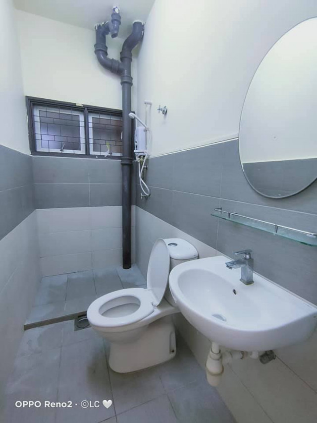 Landed house🏡 1🛌 MEDIUM ROOM 1🛁 PRIVATE BATHROOM